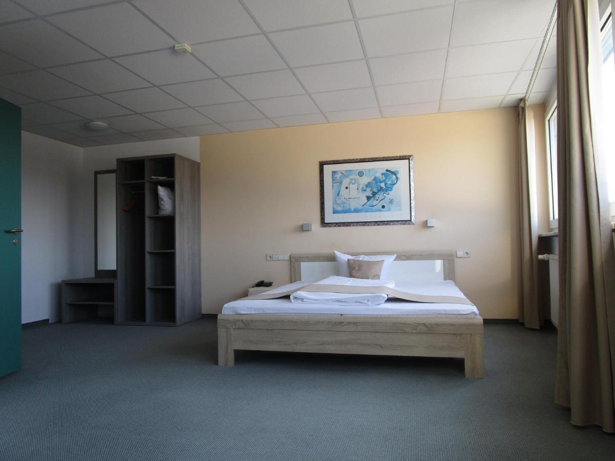 Businesshotel & Appartements Stuttgart-Vaihingen Экстерьер фото