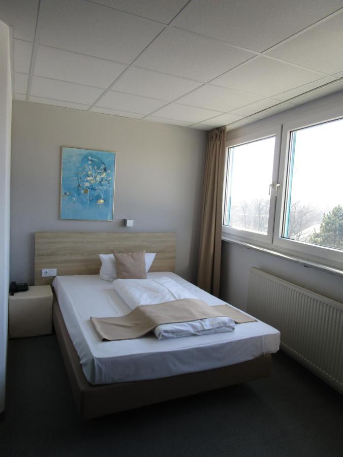 Businesshotel & Appartements Stuttgart-Vaihingen Экстерьер фото